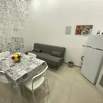 Giampys House Via Etnea 110 *